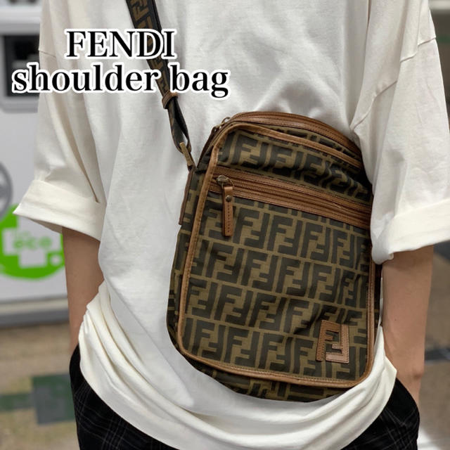 確実正規品 FENDI フェンディ ズッカ柄 ショルダーバッグ