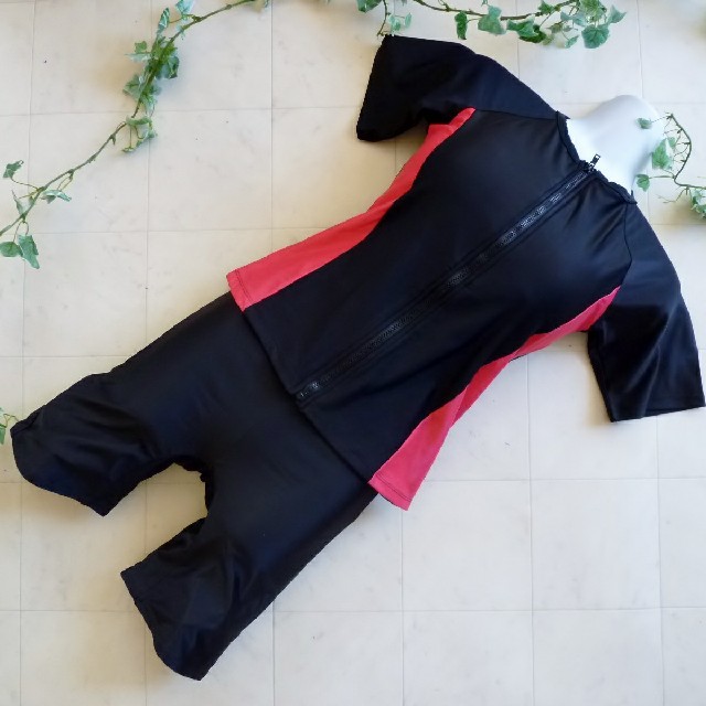 フィットネス水着⑥半袖《17LLサイズ》黒×ピンク＊めくれ防止付き レディースの水着/浴衣(水着)の商品写真
