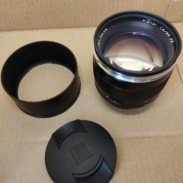 Carl Zeiss Planar T* 85mm F1.4 ZE EFマウント スマホ/家電/カメラのカメラ(レンズ(単焦点))の商品写真