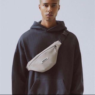 フィアオブゴッド(FEAR OF GOD)のfog essentials water proof waist bag(ウエストポーチ)