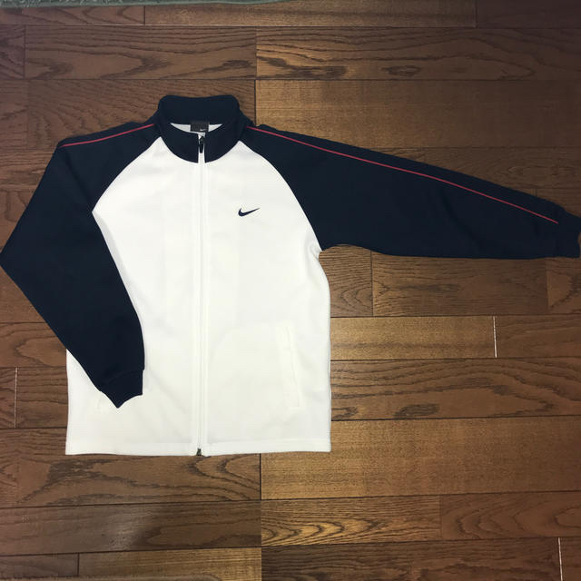 NIKE(ナイキ)のナイキ　ジャージ　140 キッズ/ベビー/マタニティのキッズ服男の子用(90cm~)(ジャケット/上着)の商品写真