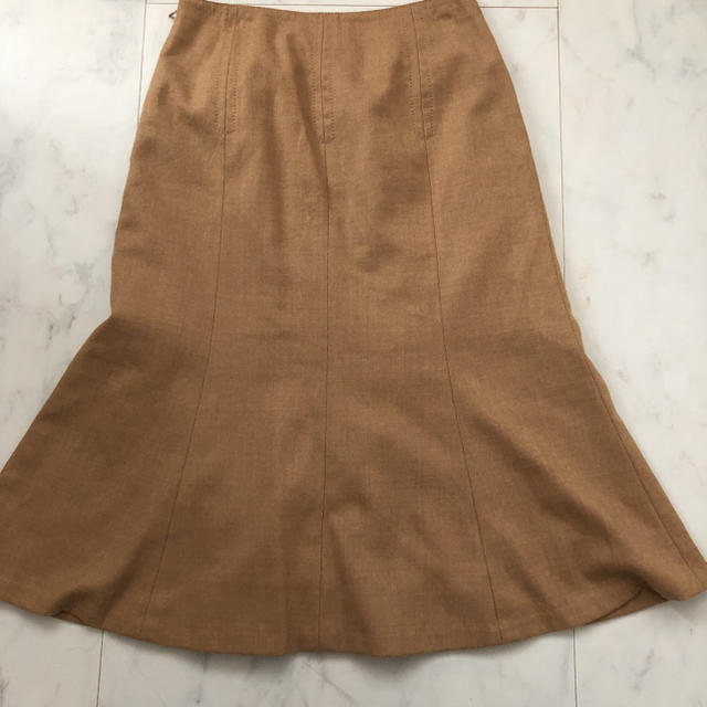 J.PRESS LADIES(ジェイプレスレディス)のジェイプレス ニューヨーク ベージュ ボトムフレア スカート サイズS レディースのスカート(ひざ丈スカート)の商品写真