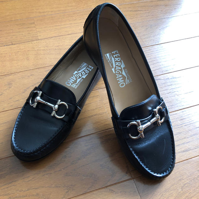 Salvatore Ferragamo(サルヴァトーレフェラガモ)のフェラガモ ビットローファー  レディースの靴/シューズ(ローファー/革靴)の商品写真