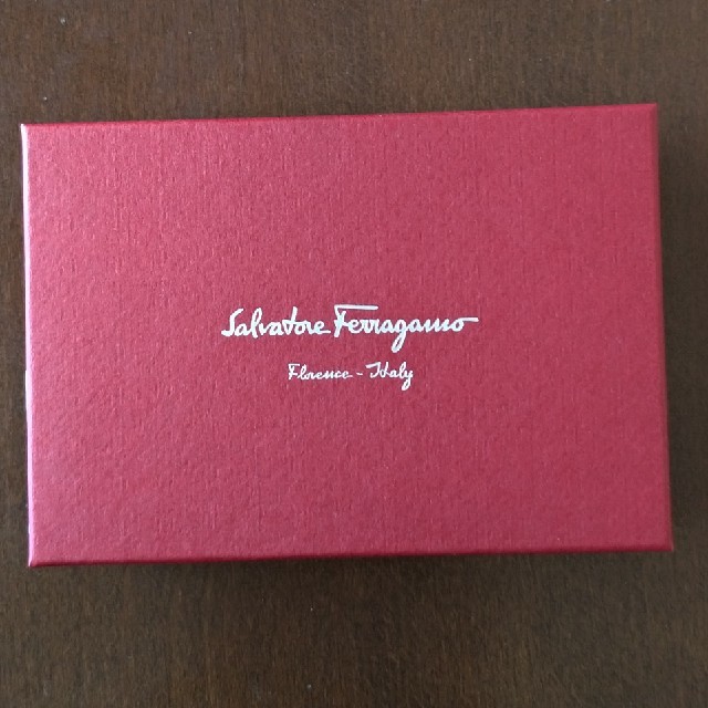 Salvatore Ferragamo(サルヴァトーレフェラガモ)のFerragamo 空箱 レディースのバッグ(ショップ袋)の商品写真