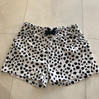 エイチアンドエム(H&M)の楽ちん^_^  コットン100レオパード柄ショートパンツ130(パンツ/スパッツ)