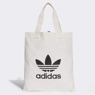 アディダス(adidas)の★タグ付新品★ アディダスオリジナルス ショッパートートバッグ チョークホワイト(トートバッグ)