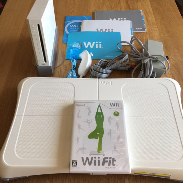 Wii - WiiとWiiフィットソフト、バランスボードの通販 by 銀ママ's shop｜ウィーならラクマ