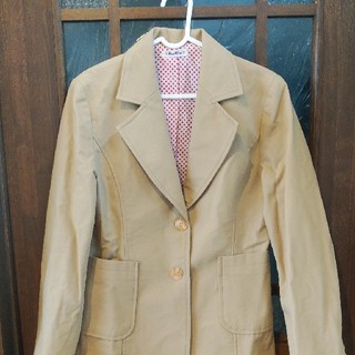 レトロ風ベージュのジャケットコート(テーラードジャケット)