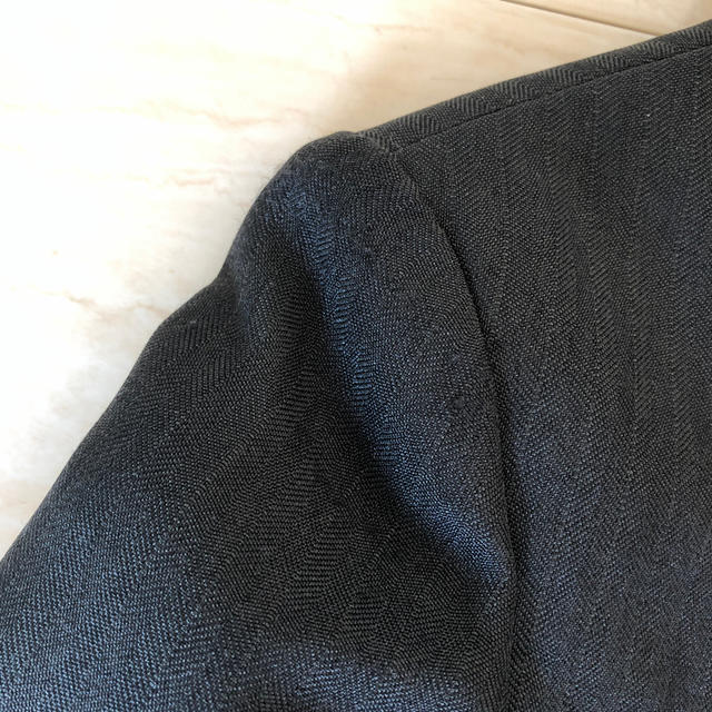 チャコールグレー男児スーツ（ネクタイ、シャツ付き） キッズ/ベビー/マタニティのキッズ服男の子用(90cm~)(ドレス/フォーマル)の商品写真