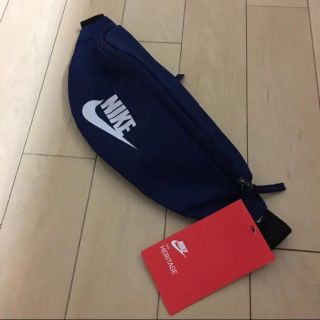 ナイキ(NIKE)のナイキ ヘリテージ ブルー ボディバッグ ヒップバッグ(ボディーバッグ)