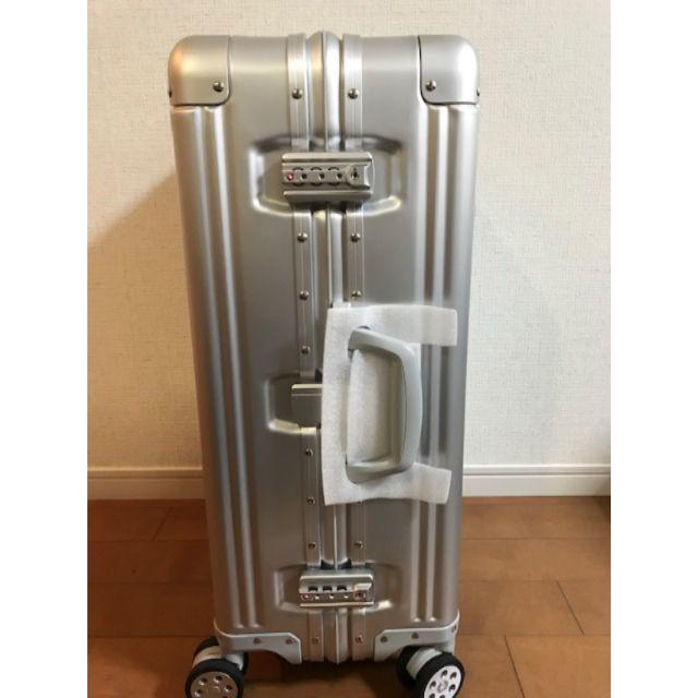 メルセデスベンツ スーツケース  メンズのバッグ(トラベルバッグ/スーツケース)の商品写真