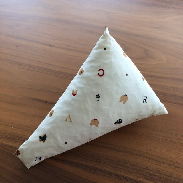向きぐせ防止クッション 赤ちゃんの城 三角枕 - 寝具/家具 向きぐせ防止クッション 赤ちゃんの城 三角枕 - 寝具/家具