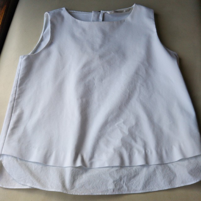 ZARA(ザラ)のザラ　白いトップス レディースのトップス(シャツ/ブラウス(半袖/袖なし))の商品写真