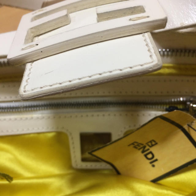 FENDI(フェンディ)のフェンディ  ショルダーバッグ 未使用 レア レディースのバッグ(ショルダーバッグ)の商品写真