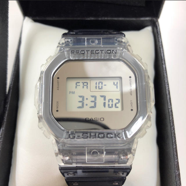 G-SHOCK(ジーショック)のCASIO G-SHOCK DW-5600SK-1JF 腕時計 メンズの時計(腕時計(デジタル))の商品写真