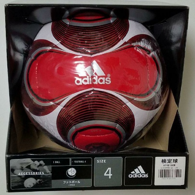 adidas(アディダス)のアディダス サッカーボール 4号 検定球 小学校用 白 スポーツ/アウトドアのサッカー/フットサル(ボール)の商品写真