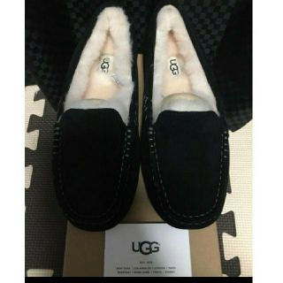 アグ(UGG)の【新品】UGG アンスレー モカシン（ブラック:23.5〜24cm）(スリッポン/モカシン)