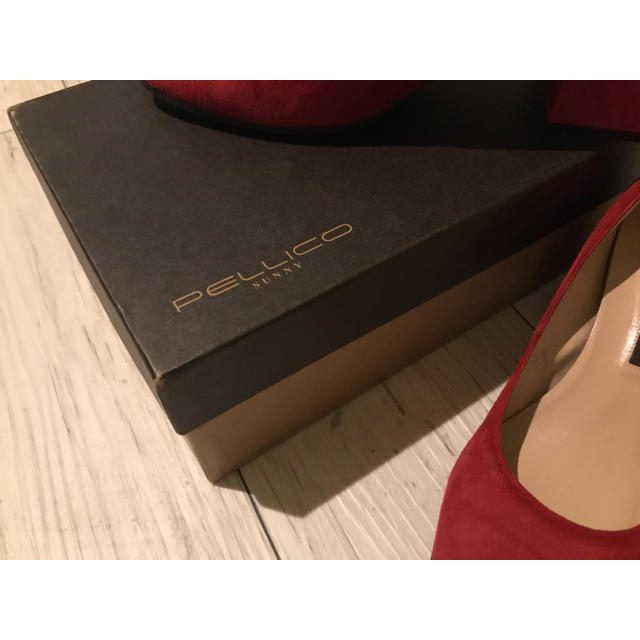 PELLICO(ペリーコ)の80%OFF! PELLICOスエードパンプス 赤 レディースの靴/シューズ(ハイヒール/パンプス)の商品写真