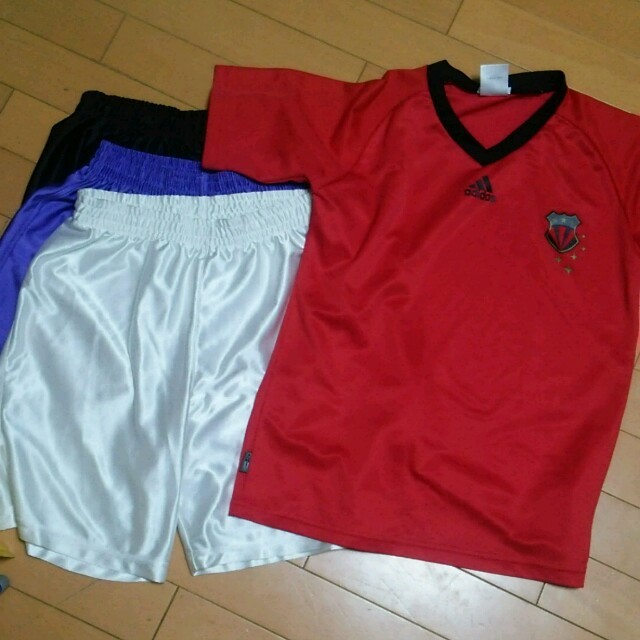 adidas(アディダス)のちろ様専用  サッカー セット キッズ/ベビー/マタニティのキッズ服男の子用(90cm~)(Tシャツ/カットソー)の商品写真