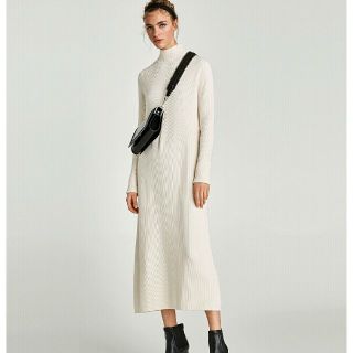 ザラ(ZARA)の【新品タグ付】ZARA ロングリブニットワンピース ザラ 冬ワンピース(ロングワンピース/マキシワンピース)