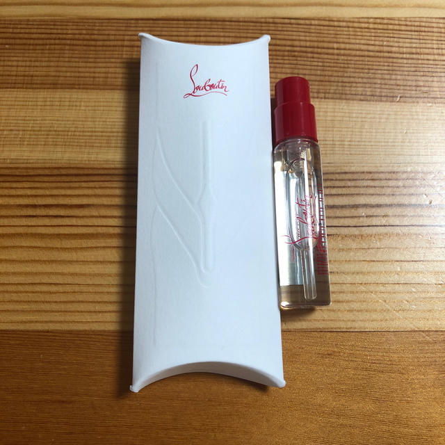 Christian Louboutin(クリスチャンルブタン)のクリスチャン ルブタン 香水 2.5ml ビキニケスタセラ パルファン コスメ/美容の香水(香水(女性用))の商品写真