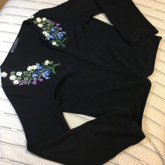 ケイタマルヤマ 花柄立体刺繍カーディガン - カーディガン