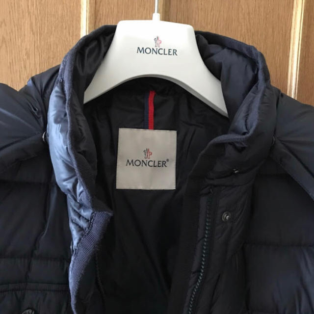 MONCLER(モンクレール)の美品 モンクレール エルミンヌ ネイビー 1 レディースのジャケット/アウター(ダウンコート)の商品写真