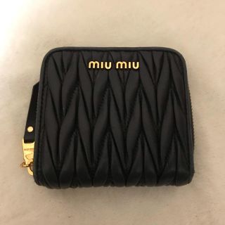 ミュウミュウ(miumiu)のmiumiu 折りたたみ財布(財布)