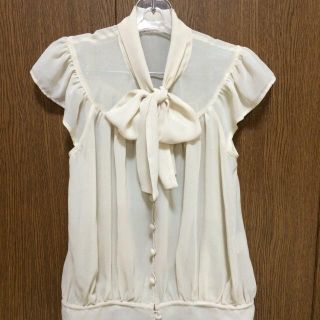 プロポーションボディドレッシング(PROPORTION BODY DRESSING)のオフホワイトボウタイブラウス(シャツ/ブラウス(半袖/袖なし))