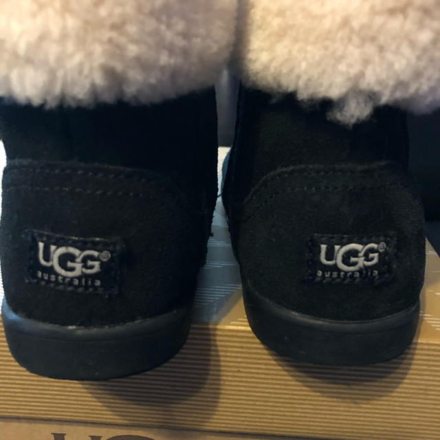 UGG(アグ)のUGGキッズムートンブーツ  16 キッズ/ベビー/マタニティのキッズ靴/シューズ(15cm~)(ブーツ)の商品写真