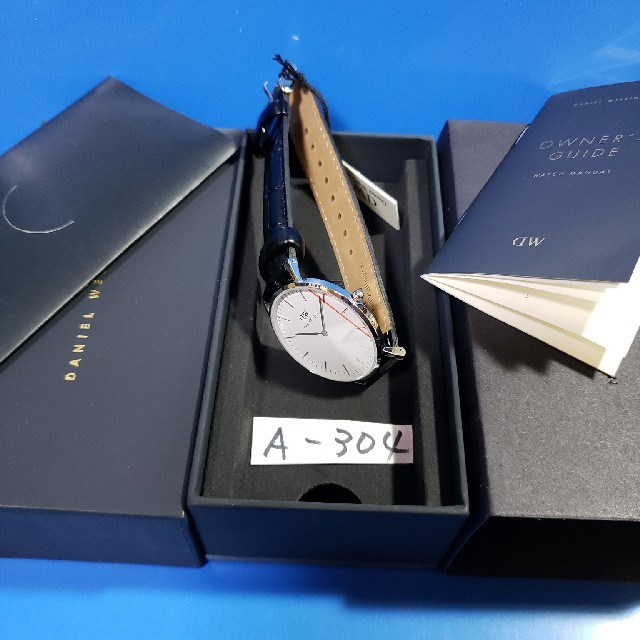 Daniel Wellington(ダニエルウェリントン)のA-304新品36mm❤D.W.メンズ(白)READING♥激安価格♥送料無料❤ メンズの時計(腕時計(アナログ))の商品写真