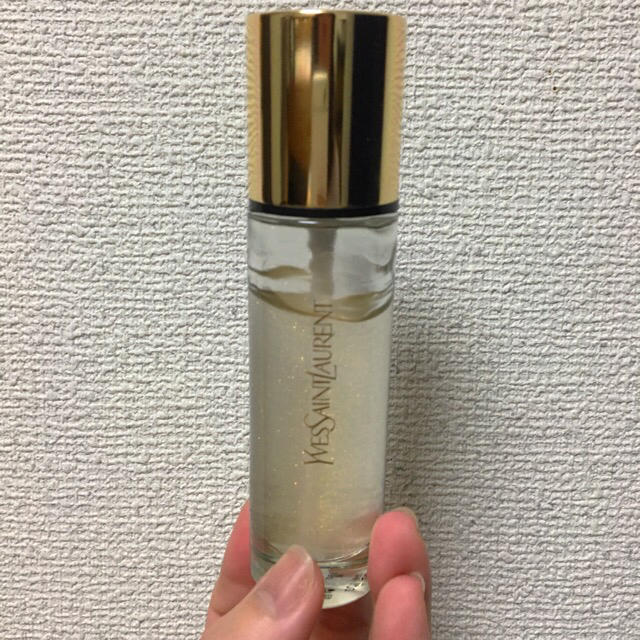 Yves Saint Laurent Beaute(イヴサンローランボーテ)のYSL ラディアントタッチ ブラープライマー 1 コスメ/美容のベースメイク/化粧品(化粧下地)の商品写真