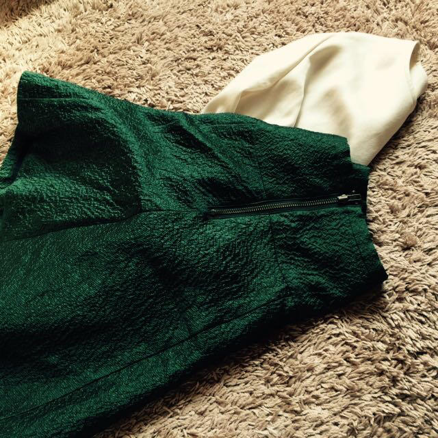 BEAUTY&YOUTH UNITED ARROWS(ビューティアンドユースユナイテッドアローズ)の（S）緑 フレアスカート レディースのスカート(ひざ丈スカート)の商品写真