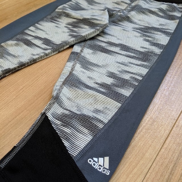 adidas(アディダス)の【Mmmi様ご検討中】adidas クロップ丈タイツ レディースのレッグウェア(レギンス/スパッツ)の商品写真