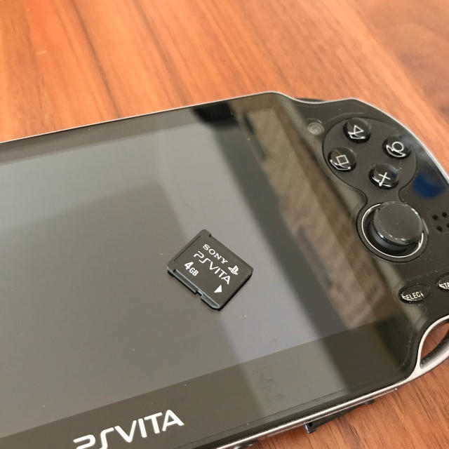 PS Vita 4gb microSD付き 2