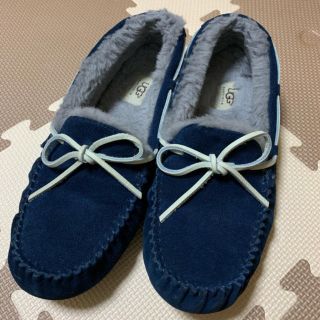 アグ(UGG)のUGG モカシン　超美品　ネイビー(スリッポン/モカシン)