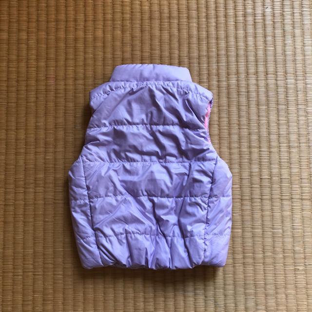 しまむら(シマムラ)のダウンベスト 90 〈未着用〉 キッズ/ベビー/マタニティのキッズ服女の子用(90cm~)(ジャケット/上着)の商品写真