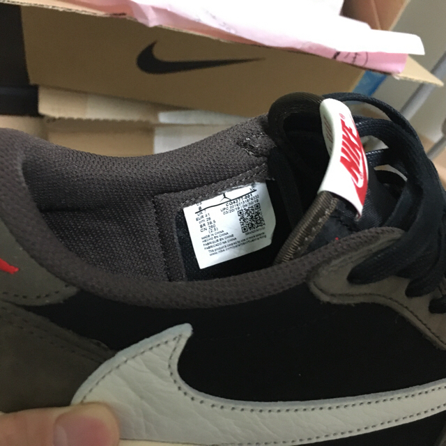 NIKE(ナイキ)のNIKE AIR JORDAN 1 LOW Travis Scott 26cm メンズの靴/シューズ(スニーカー)の商品写真