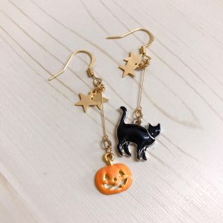 ガラスザイク様専用です  ハンドメイド ピアス ハロウィン アシメ 猫＆かぼちゃ(ピアス)