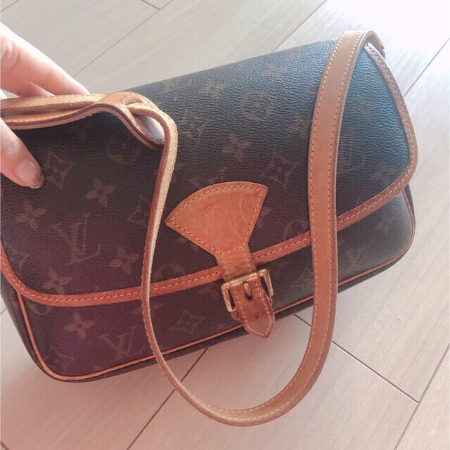 Louis Vuitton ショルダーバックレディース