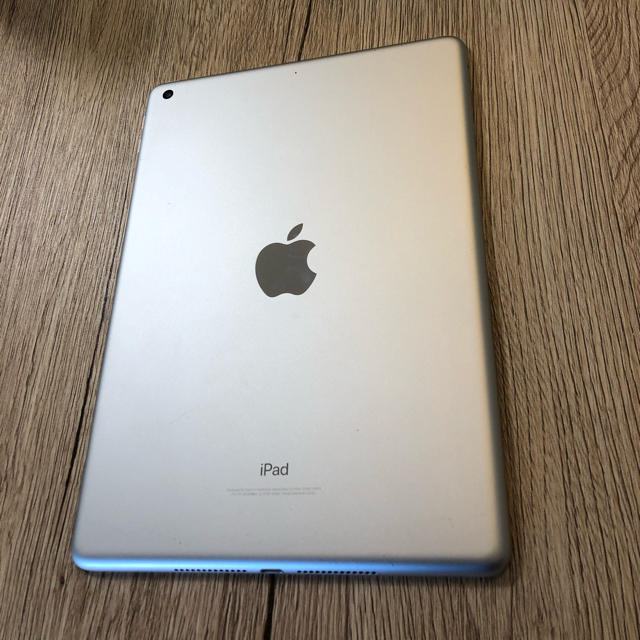 iPad (第 6 世代) Wi-Fi モデル 128GB シルバー 1