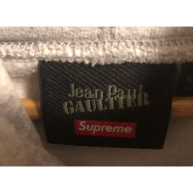 Supreme(シュプリーム)の売り切り値下げ Supreme Jean Paul Gaultier フーディー メンズのトップス(パーカー)の商品写真