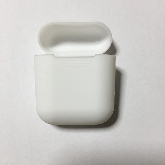 値下げ！【ホワイト】Appleエアーポッズ保護シリコンケースカバー スマホ/家電/カメラのスマホアクセサリー(モバイルケース/カバー)の商品写真