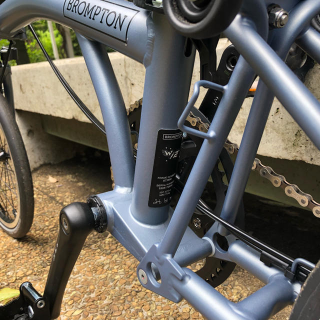 BROMPTON(ブロンプトン)の2019年ブロンプトン W12 限定100台 メタリックブルー日本未発売30万円 スポーツ/アウトドアの自転車(自転車本体)の商品写真