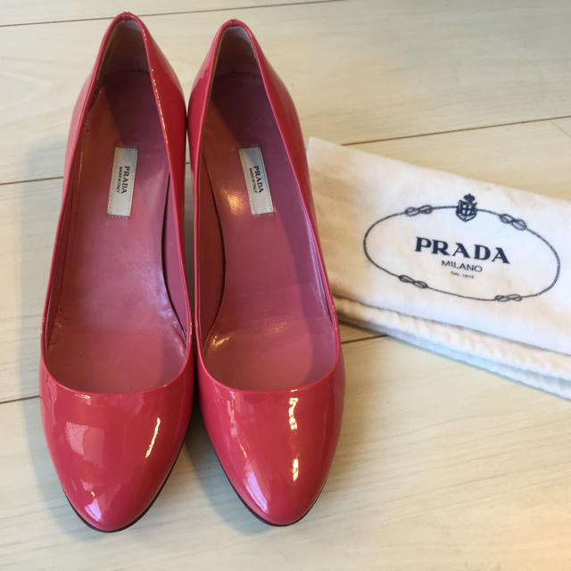 PRADA(プラダ)の３回着用 PRADA エナメルパンプス ピンク プラダ 36 1/2 レディースの靴/シューズ(ハイヒール/パンプス)の商品写真