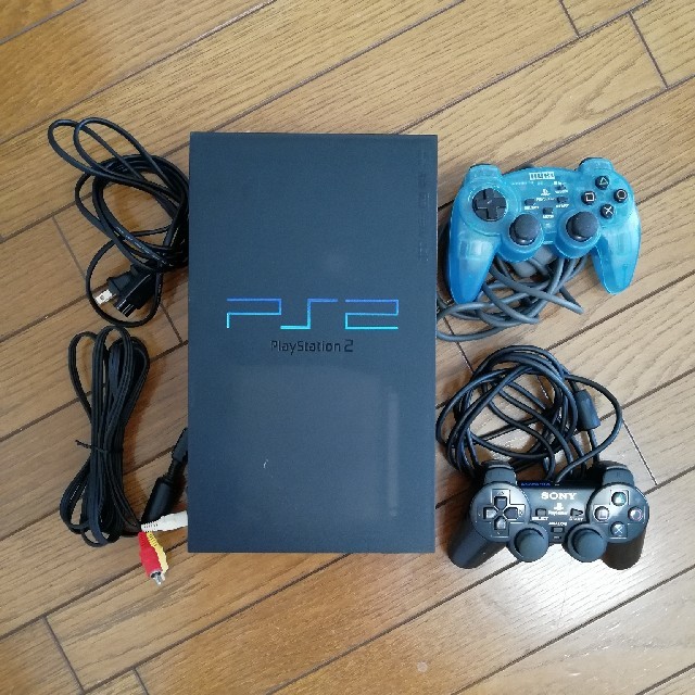 PlayStation2(プレイステーション2)のPlay Station 2 本体 他 エンタメ/ホビーのゲームソフト/ゲーム機本体(家庭用ゲーム機本体)の商品写真