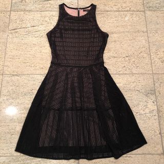 ビーシービージーマックスアズリア(BCBGMAXAZRIA)のBCBGMAXAZRIA  ワンピース★XXS★ブラック★Aライン★メッシュ★(ひざ丈ワンピース)