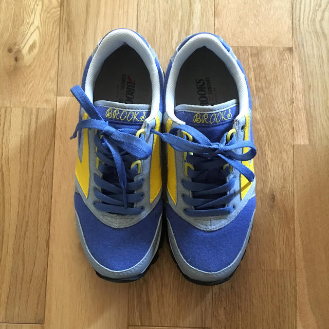 BROOKS スニーカー 23.5