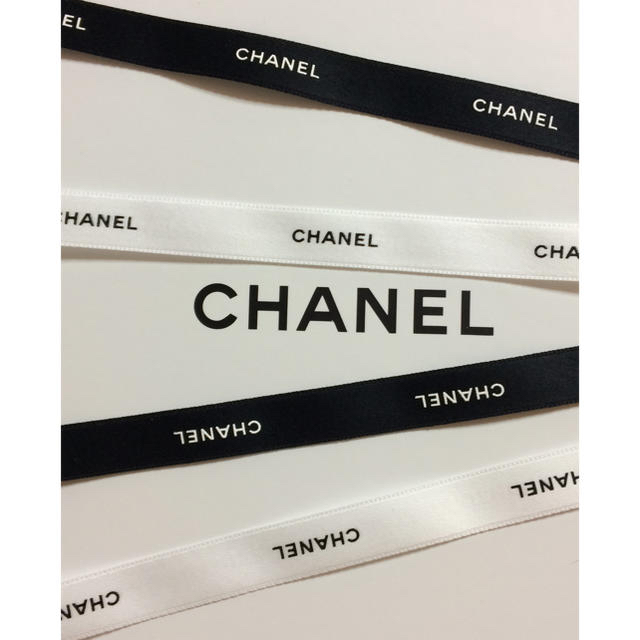 CHANEL(シャネル)の1.5cm幅 CHANEL ラッピング リボン  インテリア/住まい/日用品のオフィス用品(ラッピング/包装)の商品写真