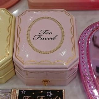 トゥフェイス(Too Faced)のトゥーフェイスド  ダイヤモンドマルチユースハイライター(フェイスパウダー)